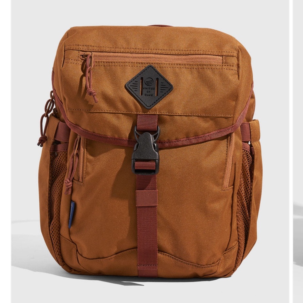 (R)evolution™ 9L Sidekick bag
